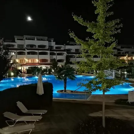 5-star Spacious Beachfront